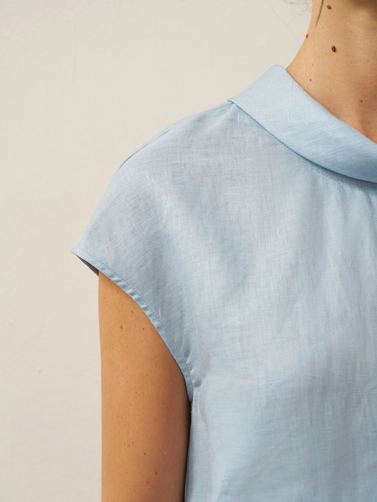 100% Linen Cap Sleeve Soft-Fold Collar Top YVONNE