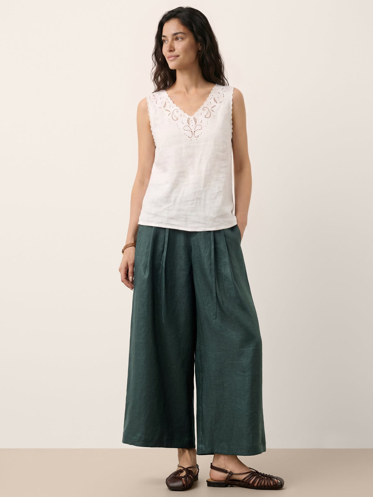 100% Linen Paisley Cutwork V-Neck Tank WAVERLY