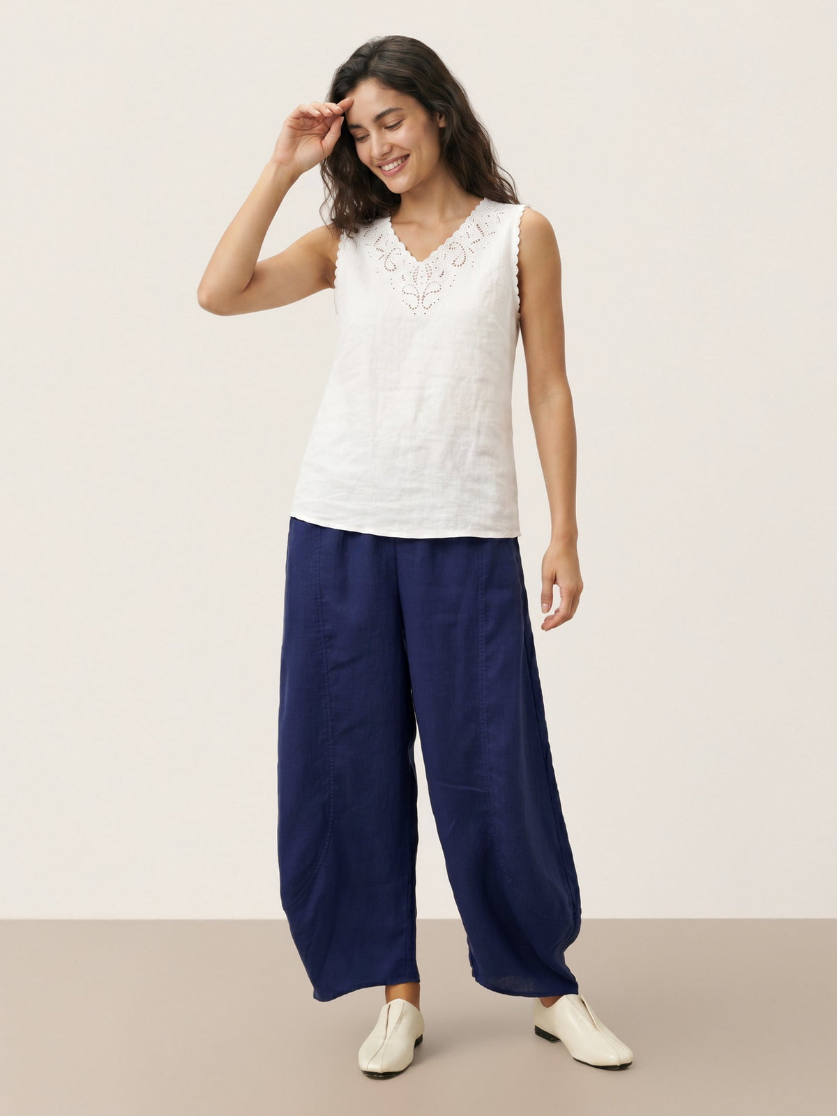 100% Linen Paisley Cutwork V-Neck Tank WAVERLY