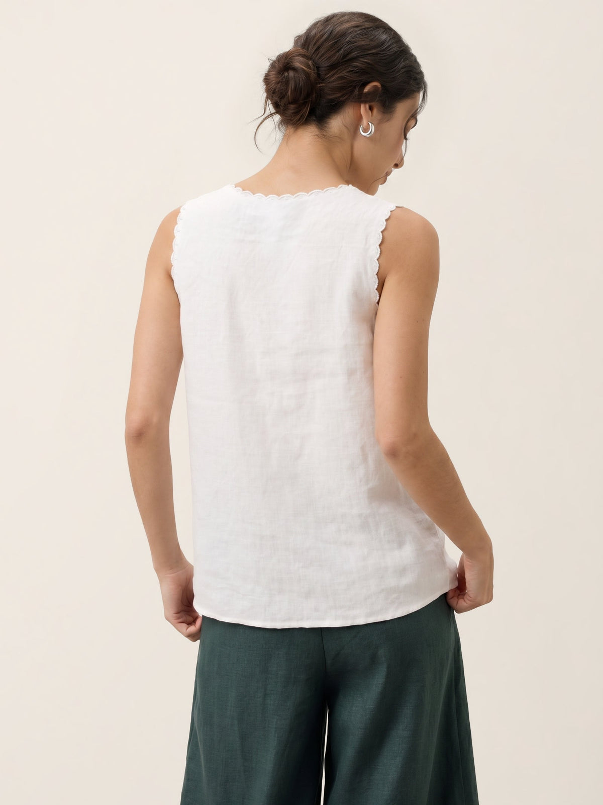 100% Linen Paisley Cutwork V-Neck Tank WAVERLY