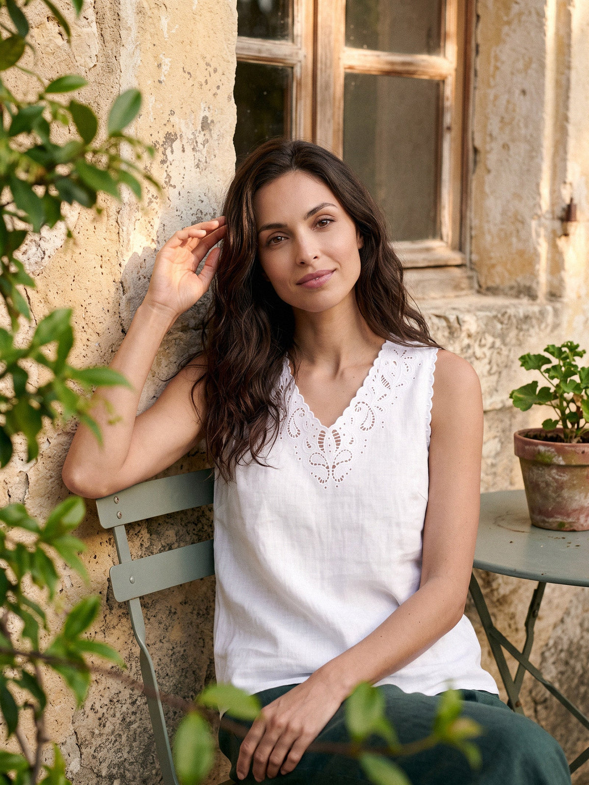 100% Linen Paisley Cutwork V-Neck Tank WAVERLY