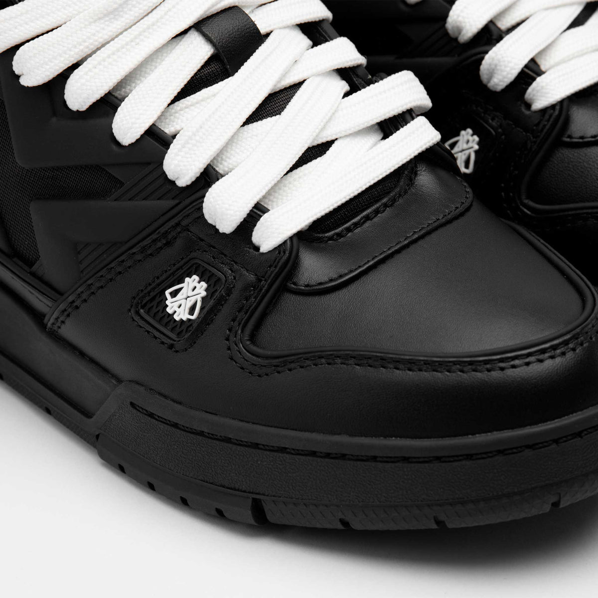 012 TRAINER