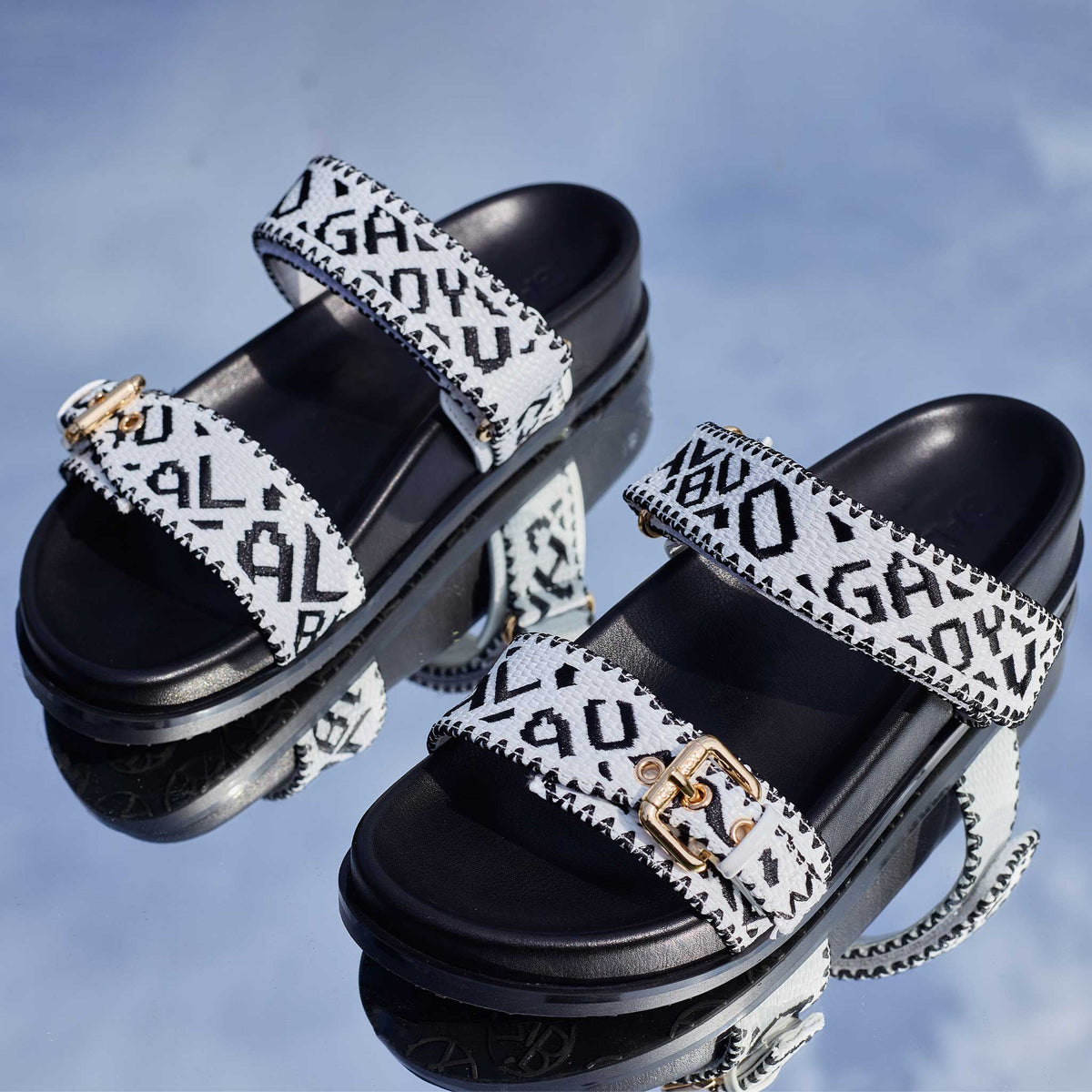 CULTURE MULE SANDALS