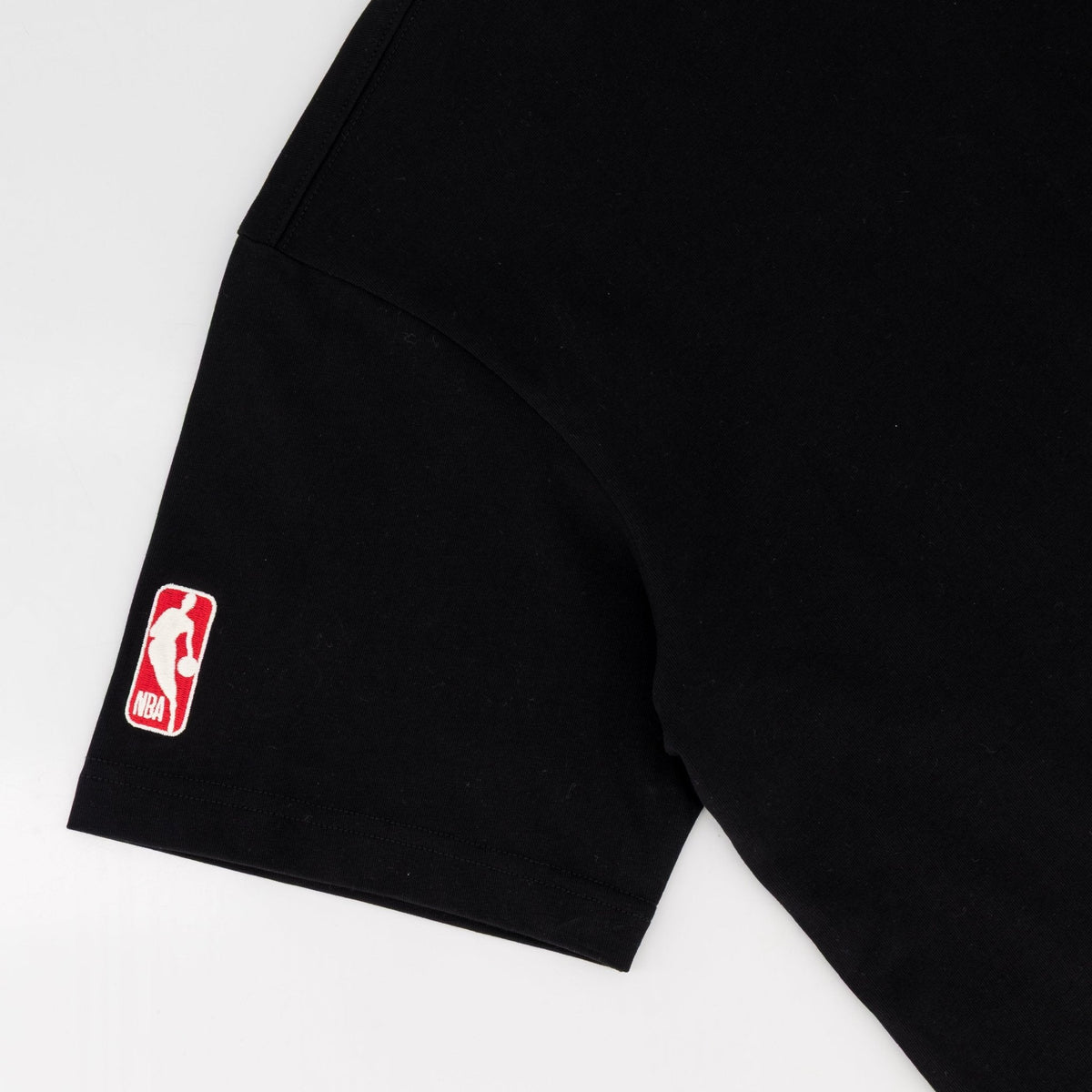 NBA Chicago Bulls Boxy Tee-Black